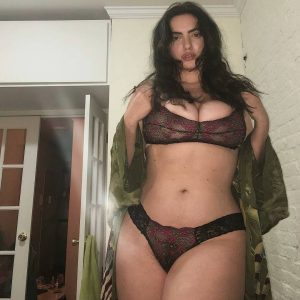 J’aime les gros calins et les nuits chaudes Léa - rencontre-Milf-La Seyne-sur-Mer